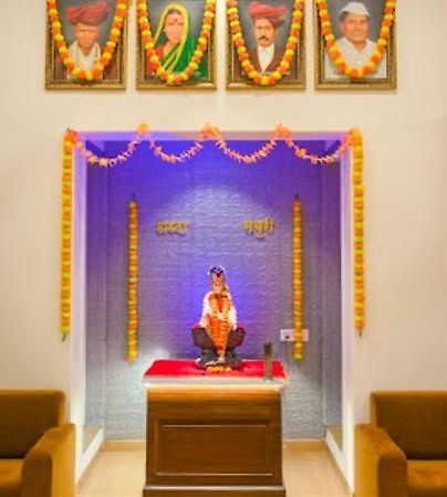 Saish Hotel Shirdi Esterno foto