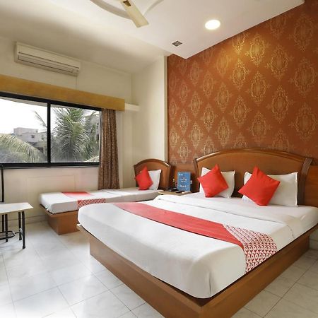 Saish Hotel Shirdi Esterno foto