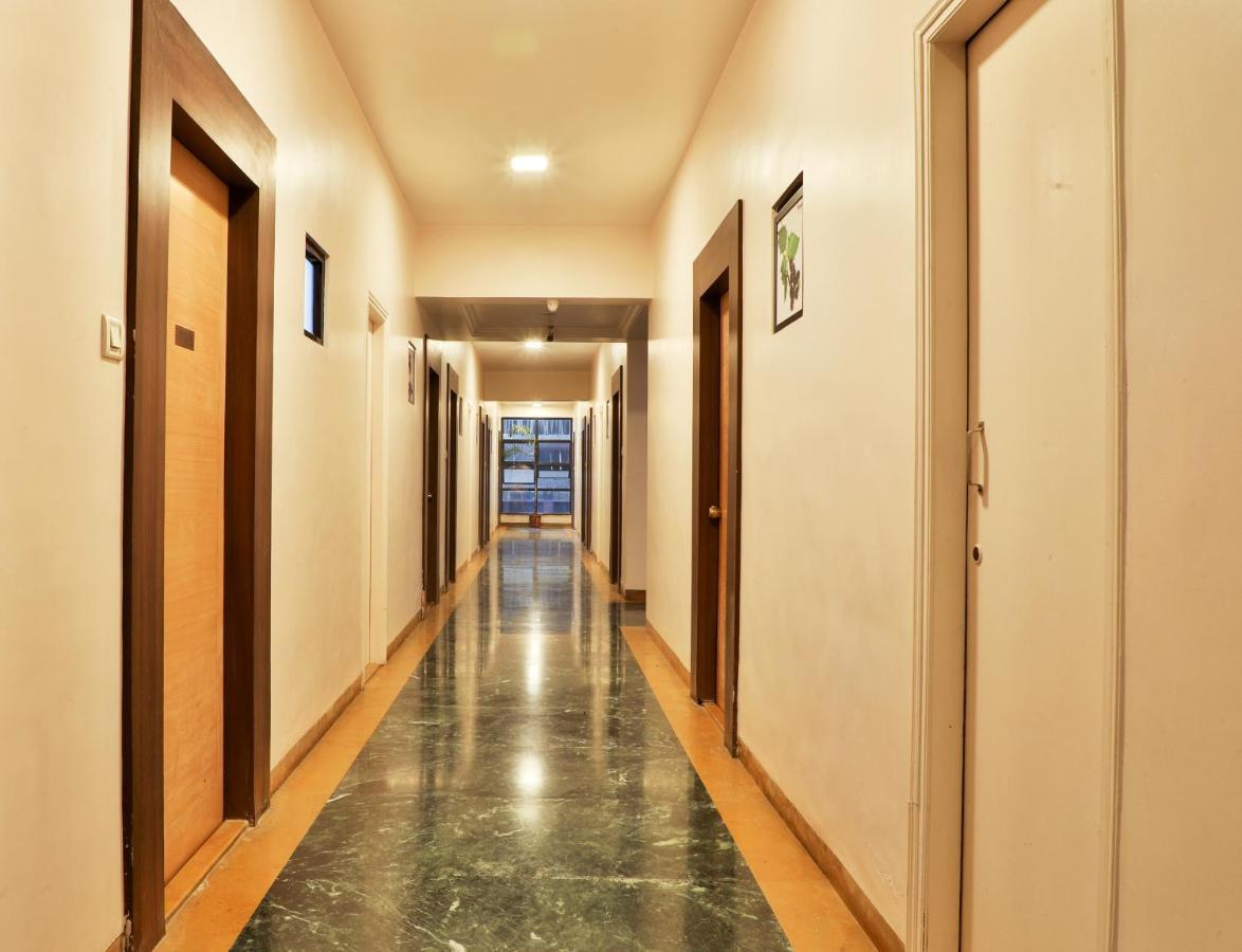 Saish Hotel Shirdi Esterno foto