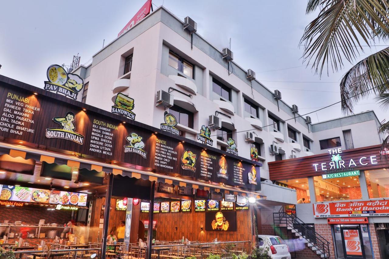 Saish Hotel Shirdi Esterno foto