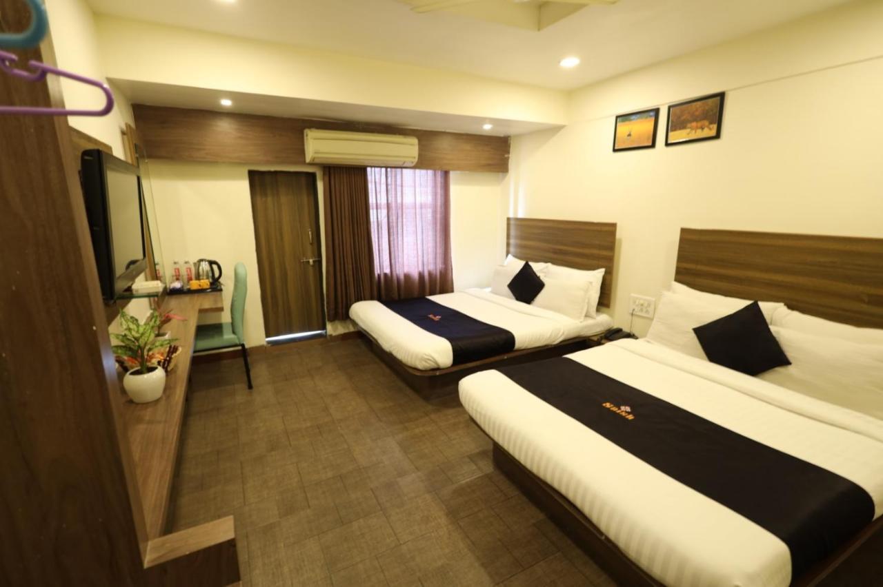 Saish Hotel Shirdi Esterno foto