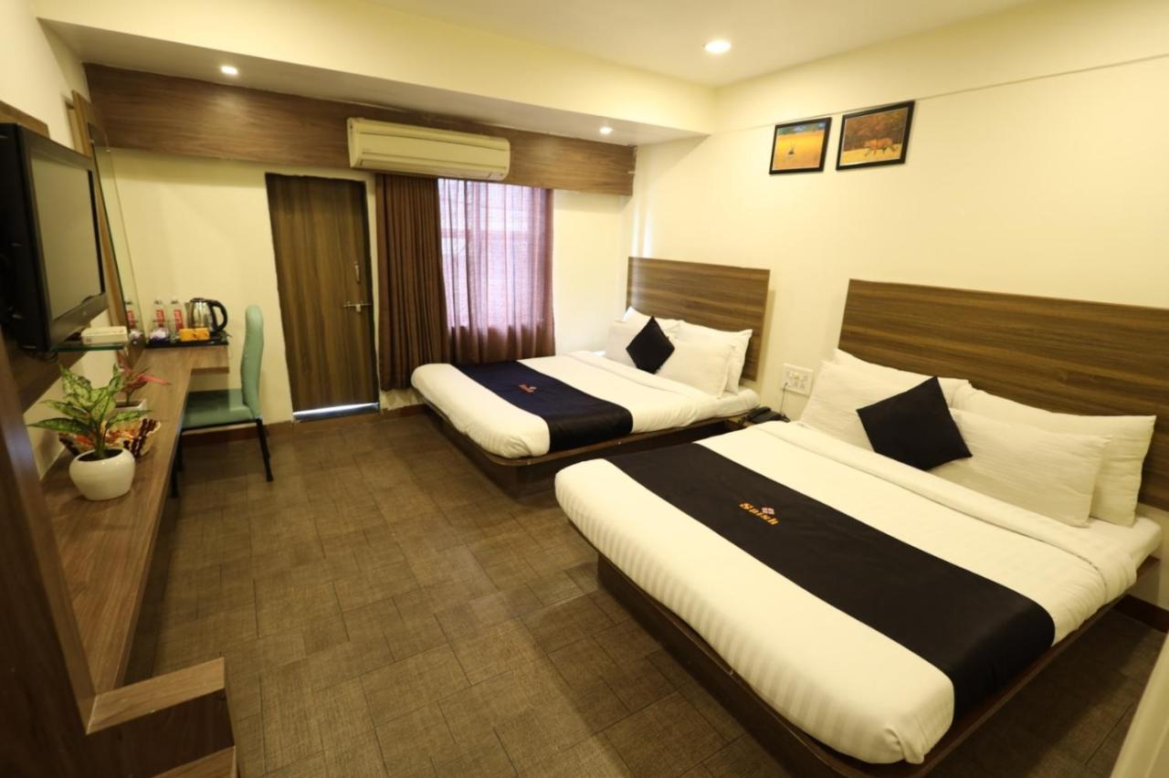 Saish Hotel Shirdi Esterno foto