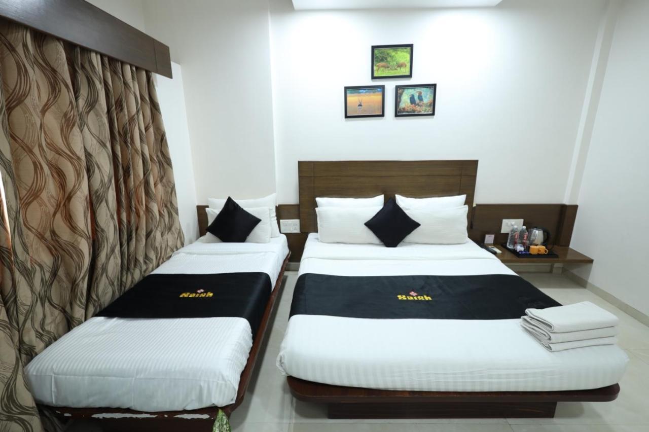 Saish Hotel Shirdi Esterno foto