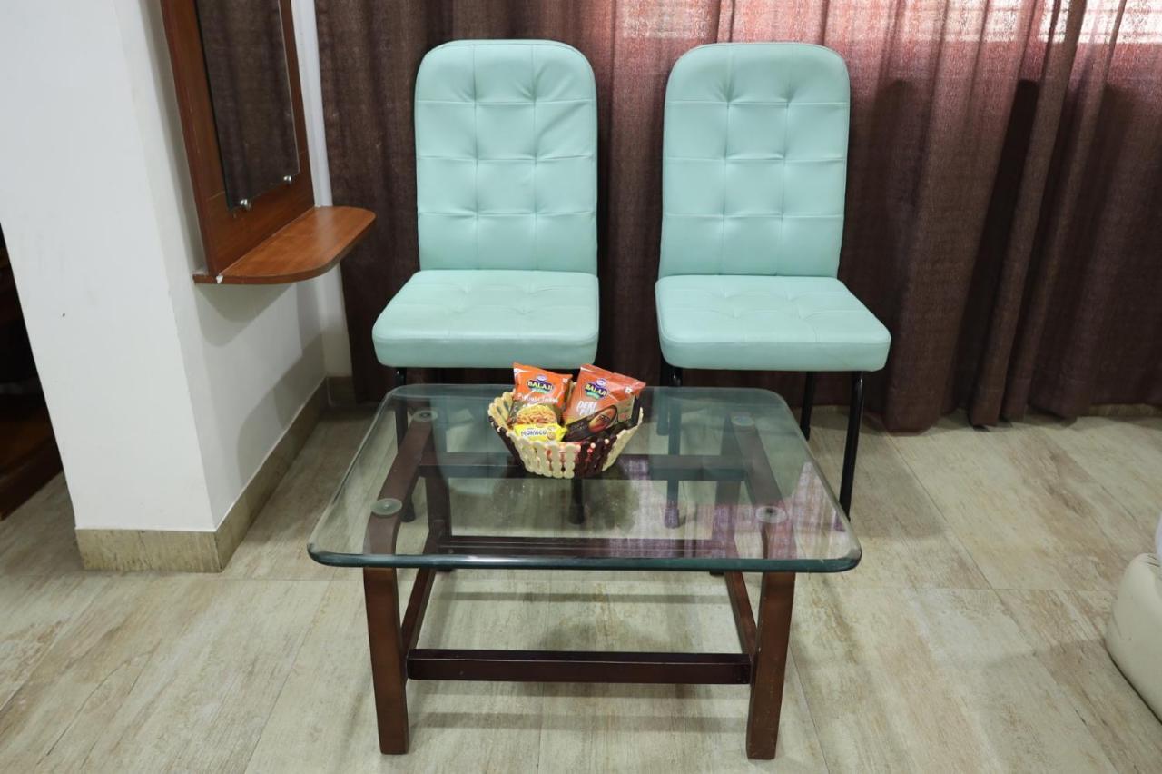 Saish Hotel Shirdi Esterno foto