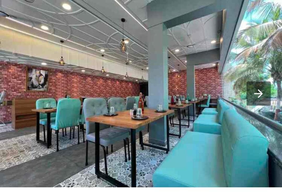 Saish Hotel Shirdi Esterno foto