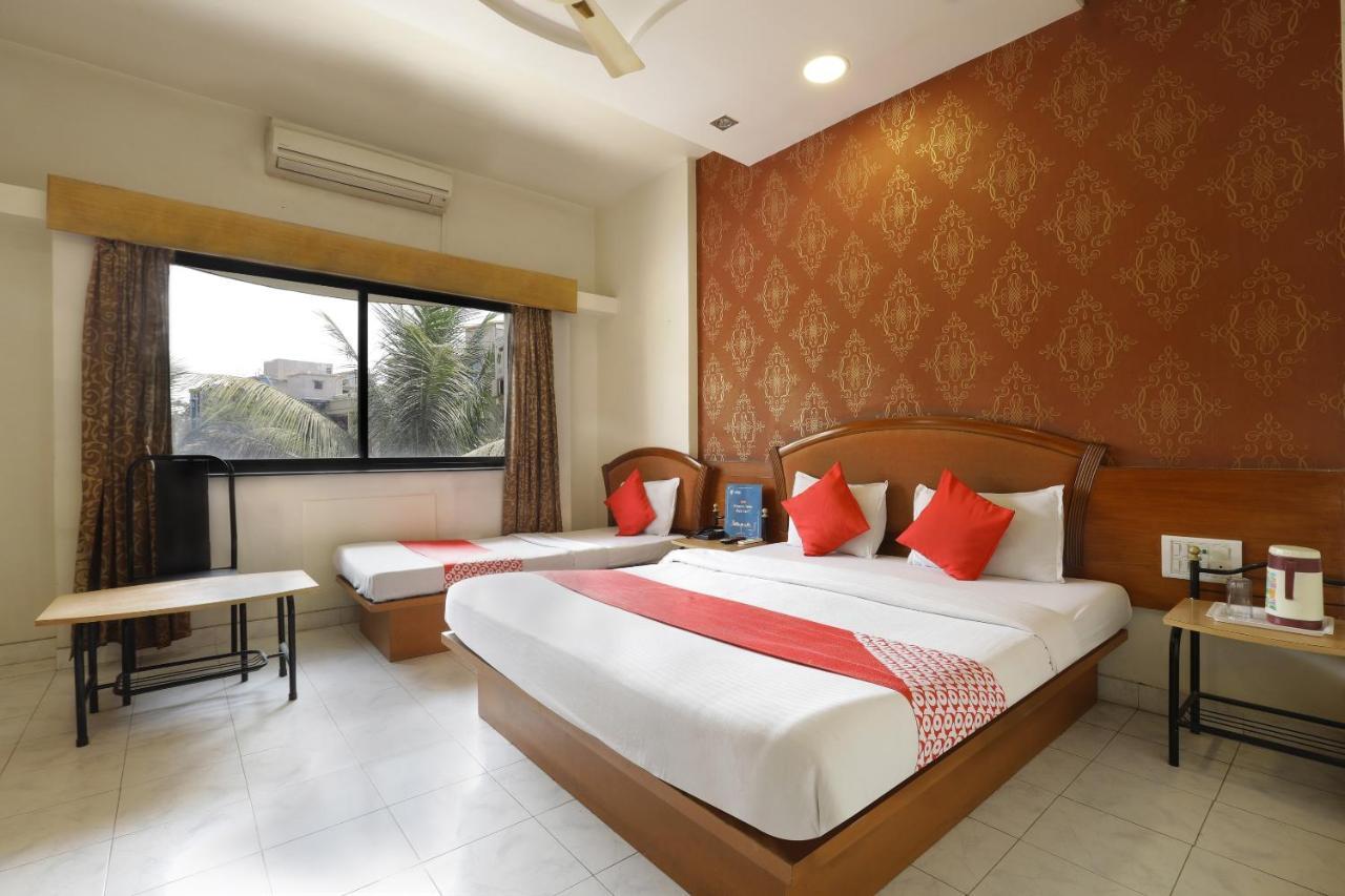 Saish Hotel Shirdi Esterno foto