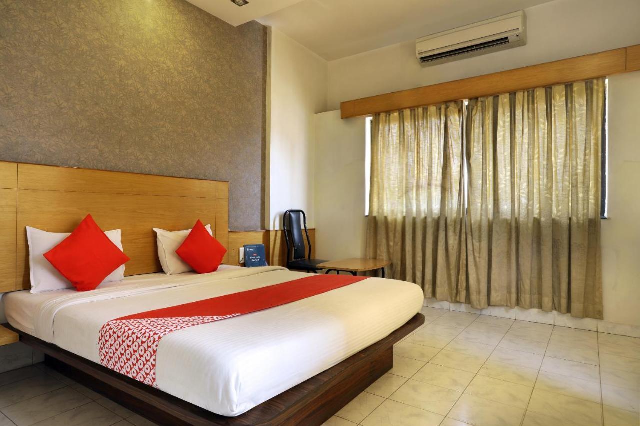 Saish Hotel Shirdi Esterno foto