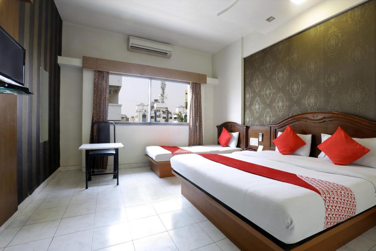 Saish Hotel Shirdi Esterno foto