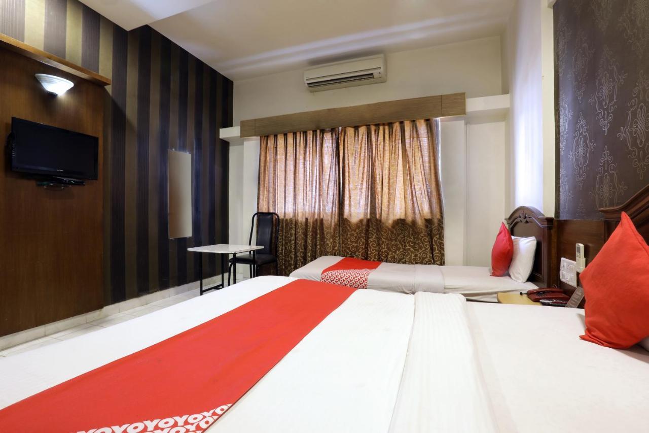 Saish Hotel Shirdi Esterno foto